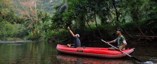 Khao Sok land & lake 3 day tour - canoe trip