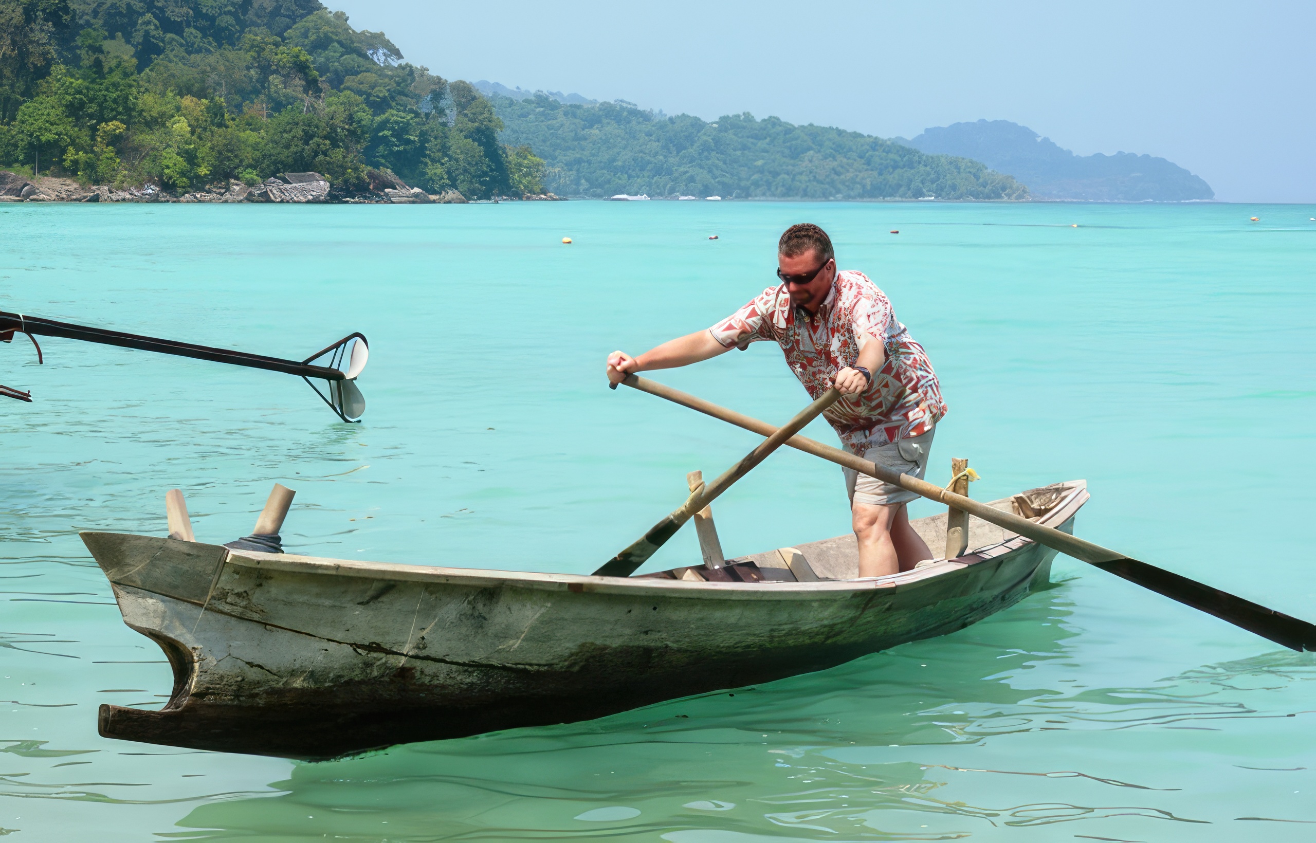 Row a Moken boat - Surin Islands