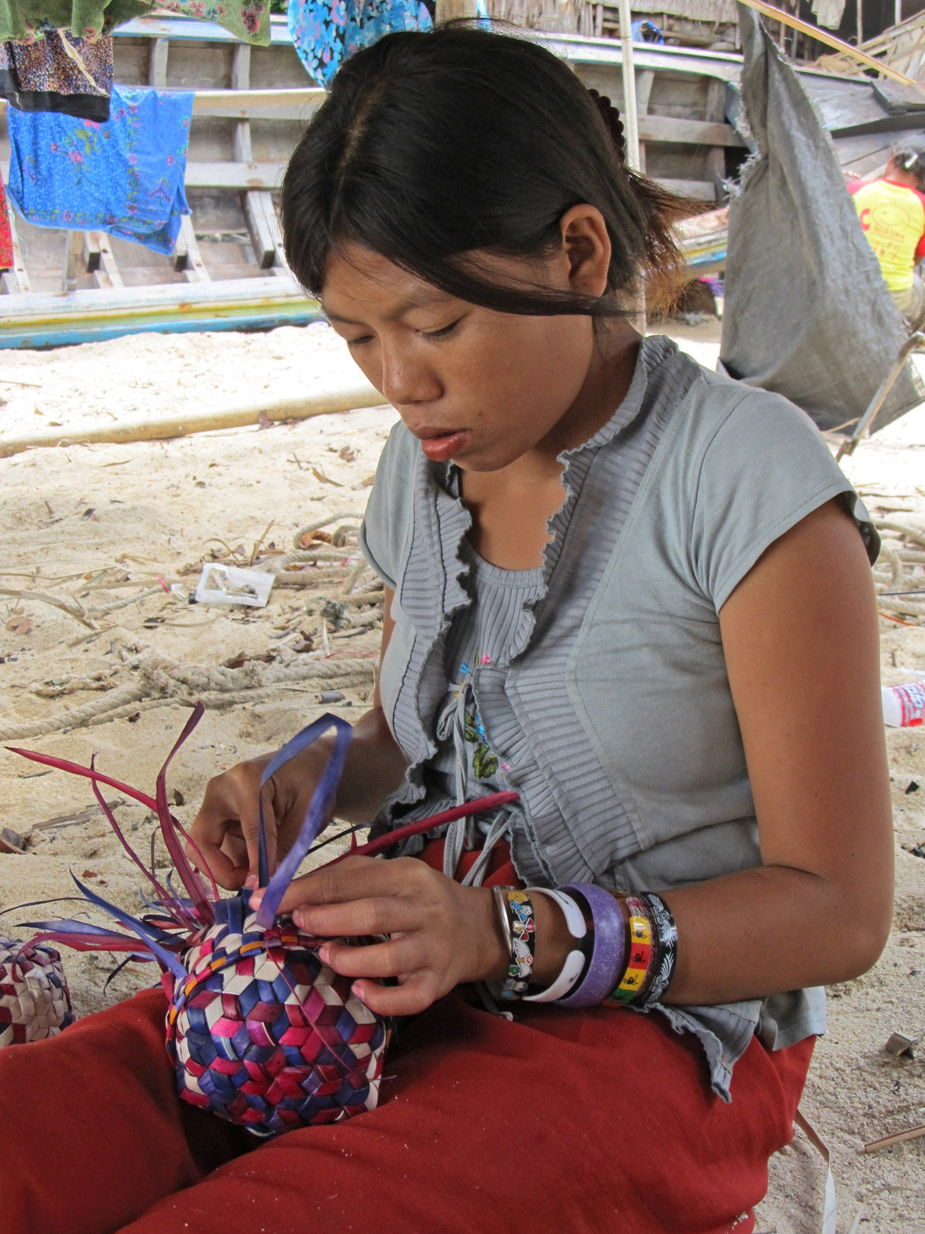 Moken crafts - weaving